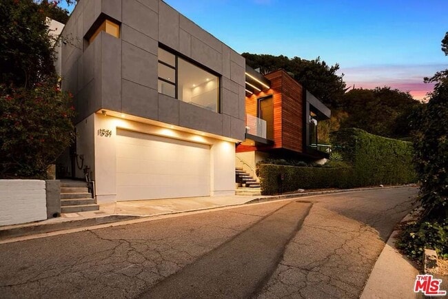 Building Photo - 1331 Belfast Dr