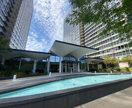 Building Photo - 3550 N Lake Shore Dr