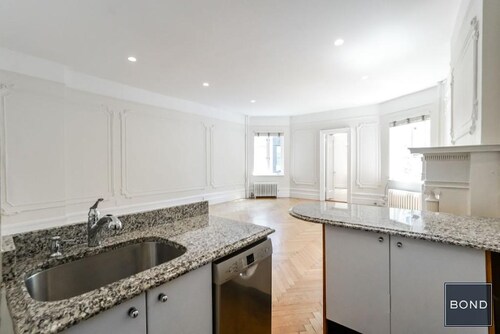 Building Photo - 308 W 92nd St