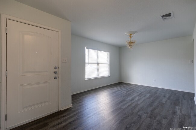 Foto del edificio - 7230 Dwarf Palm