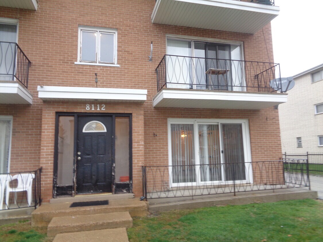8112 Marion Dr Unit 1E, Justice, IL 60458 Condo for Rent in Justice