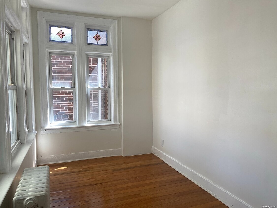 Primary Photo - 1802 Schenectady Ave