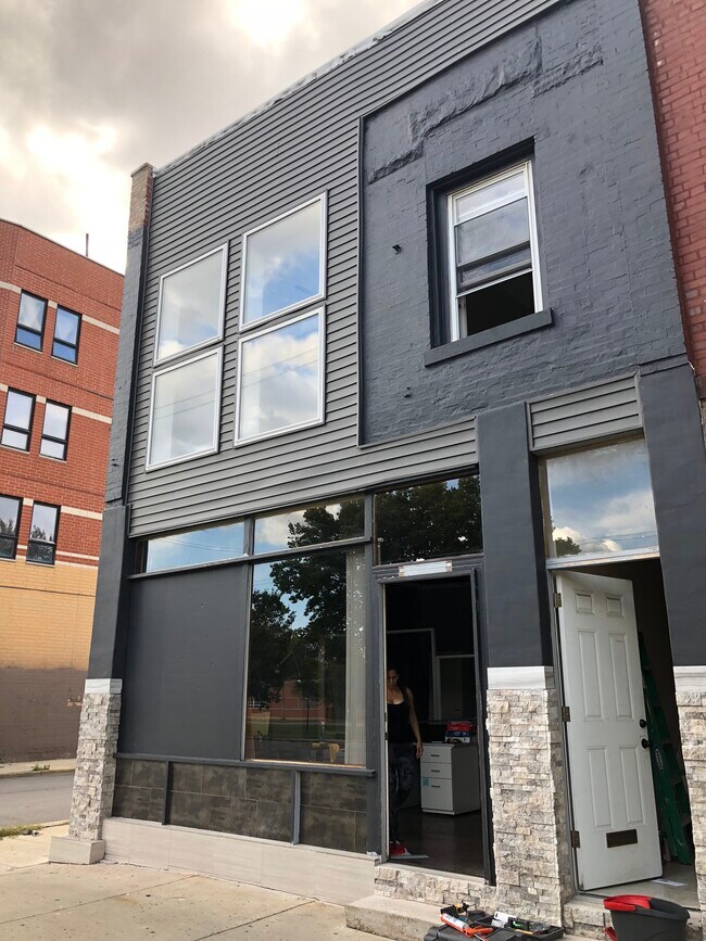 Foto del edificio - 3960 S Western Ave