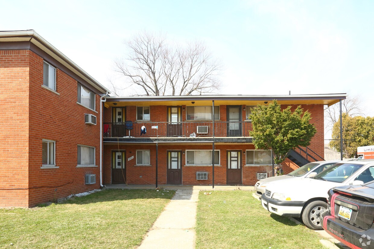 6795 Greenfield Rd, Detroit, MI 48228 Apartments in Detroit, MI