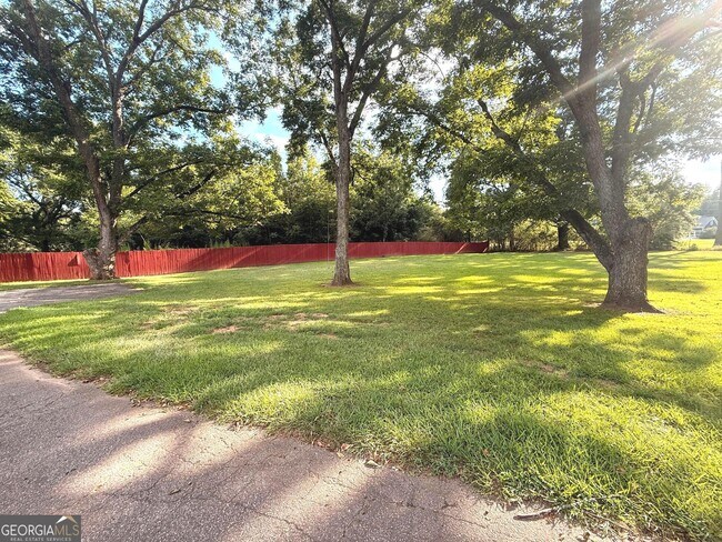 Building Photo - 188 Parker Rd