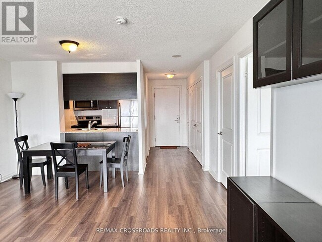 Photo du bâtiment - 2015 Sheppard Ave E