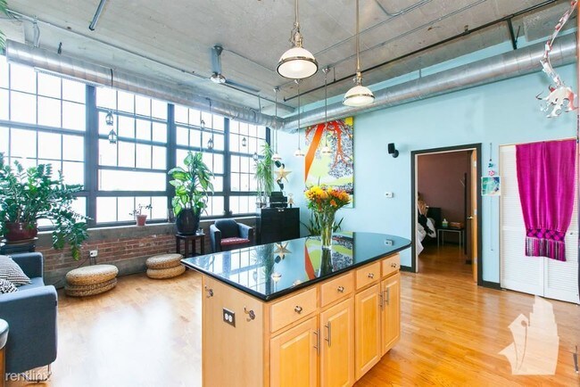 Building Photo - 3693 W Belmont Ave