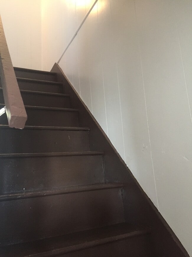 Building Photo - 619 Lincoln St