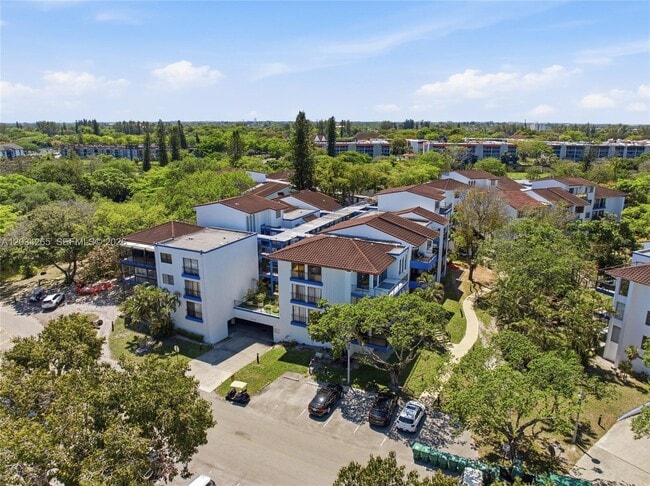 Building Photo - 6010 S Falls Cir Dr