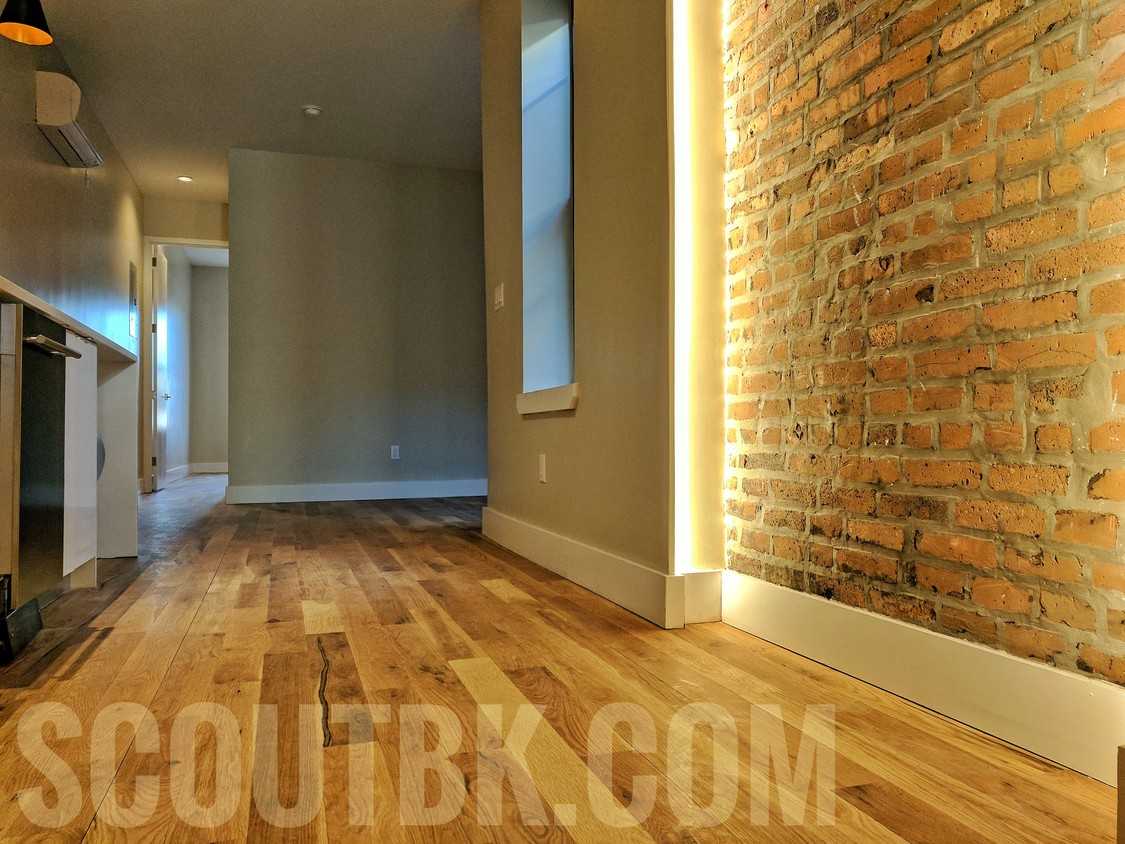 Foto principal - 385 Chauncey St