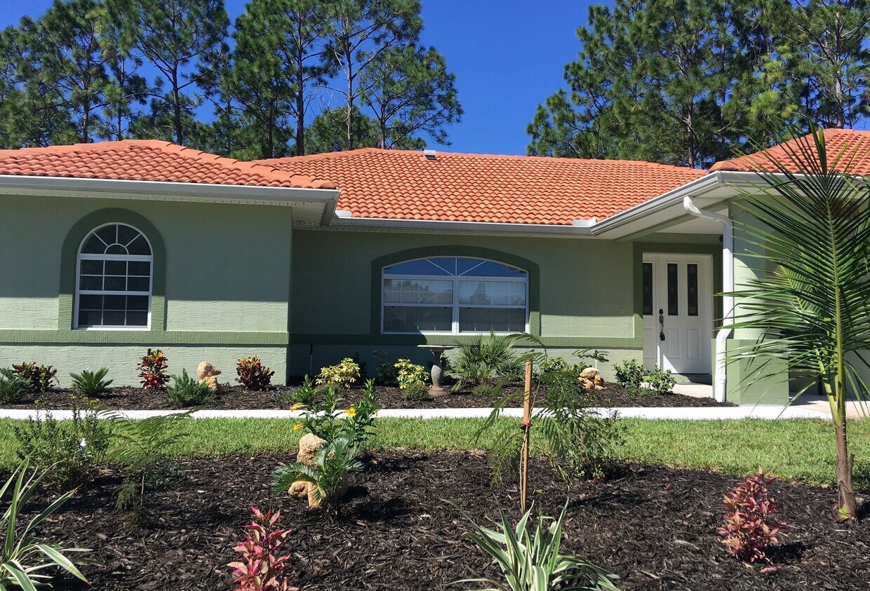 Foto principal - Beautiful 3 /2 Home with HUGE Lanai!