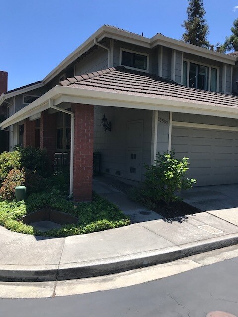 Building Photo - 18882 Biarritz Ln