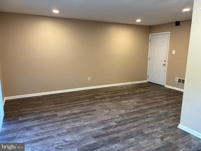 Foto del edificio - 221 Highland Blvd