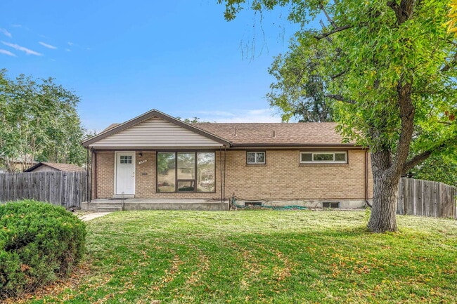 $2,595, 3-bed, 2-bath located in Denver. - $2,595, 3-bed, 2-bath located in Denver. Apartment