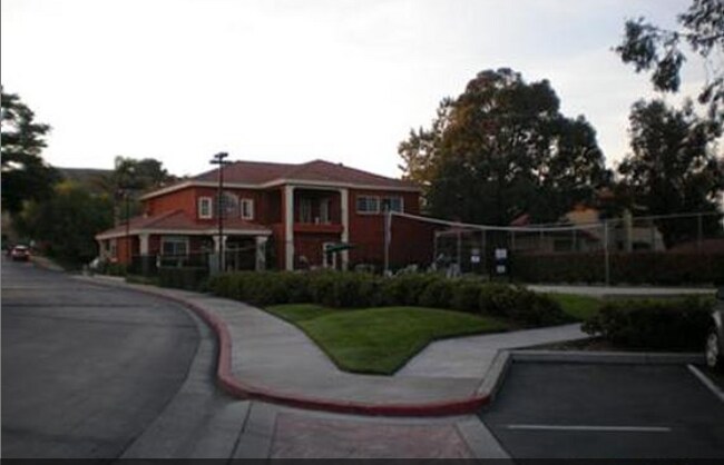 Building Photo - 6979 Dublin Meadows St