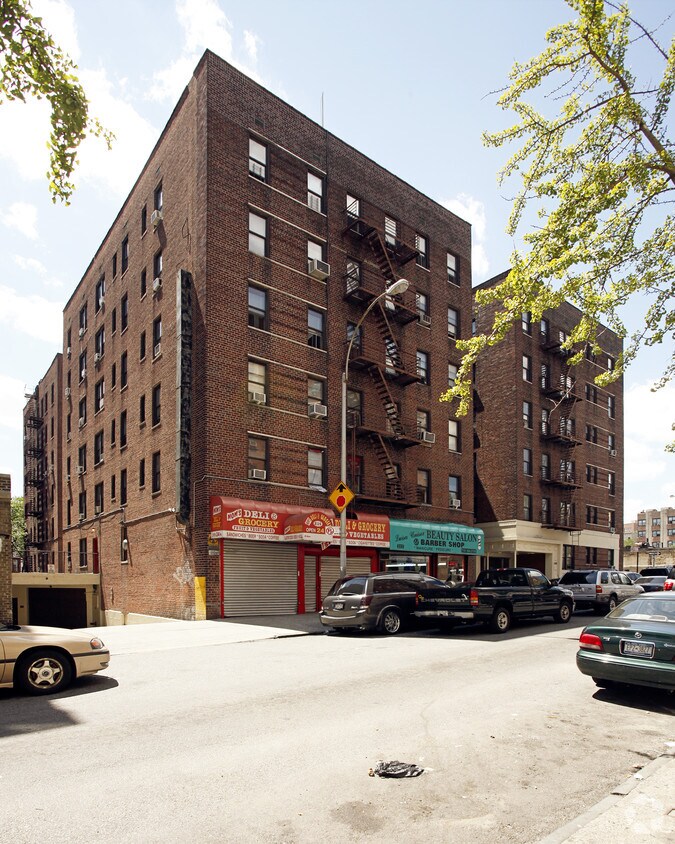 Building Photo - 210 E 181 St