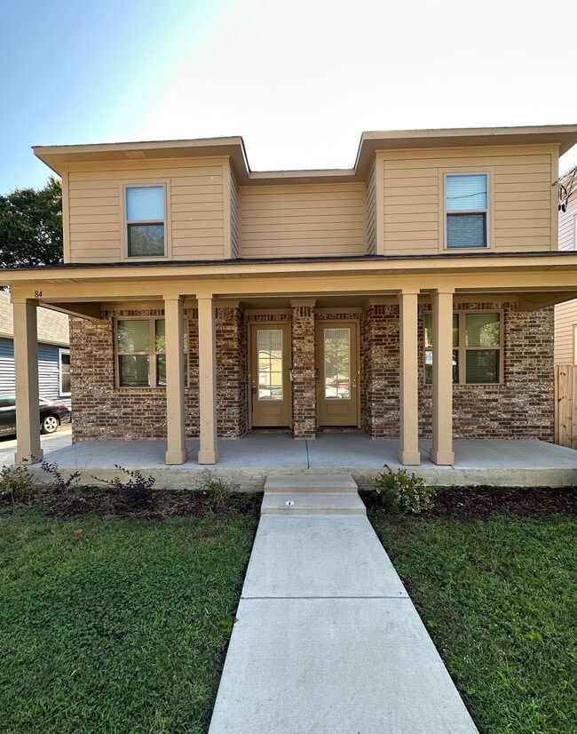 Building Photo - 84 N Rembert St