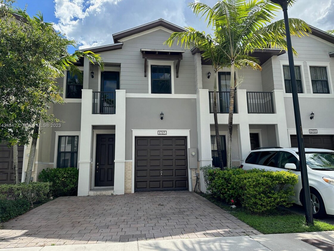 6165 NW 104th Ct, Doral, FL 33178 Townhome Rentals in Doral FL