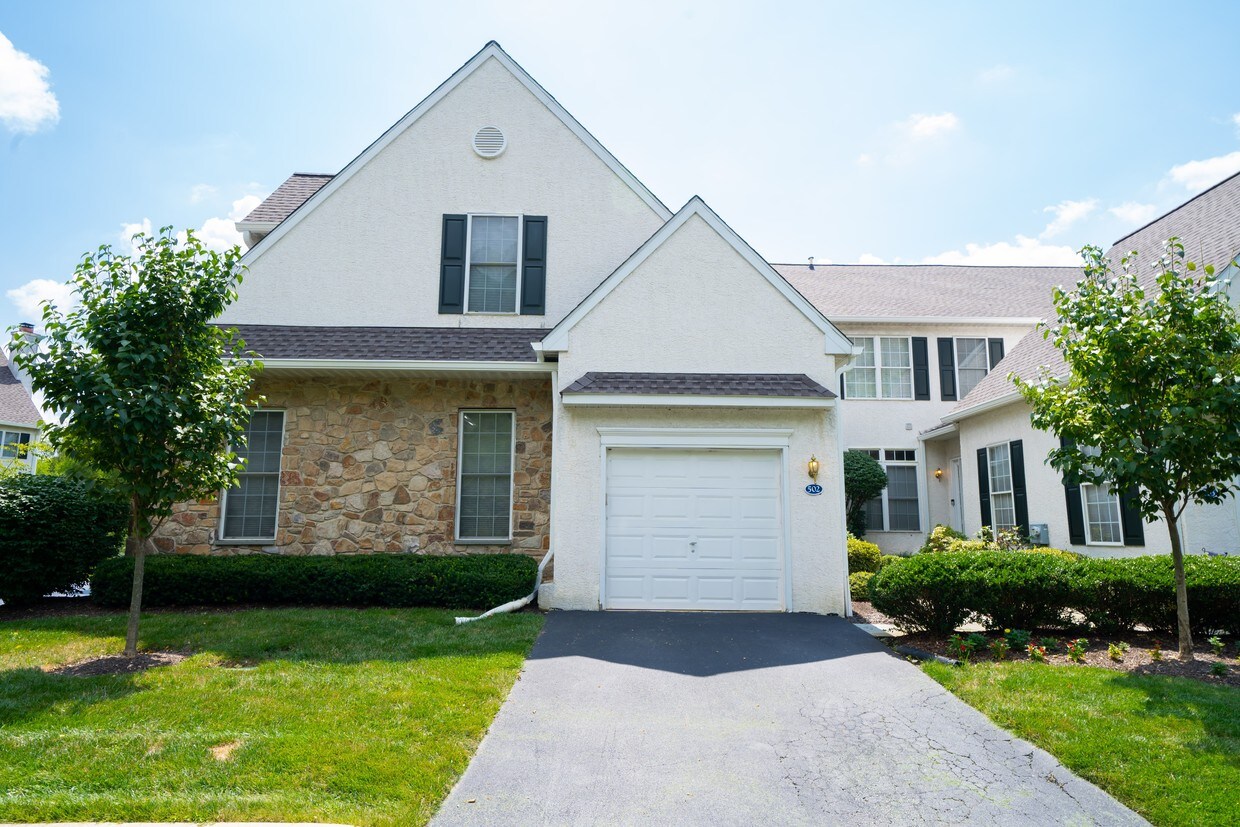 502 Whispering Brooke Dr, Newtown Square, PA 19073 Townhome Rentals