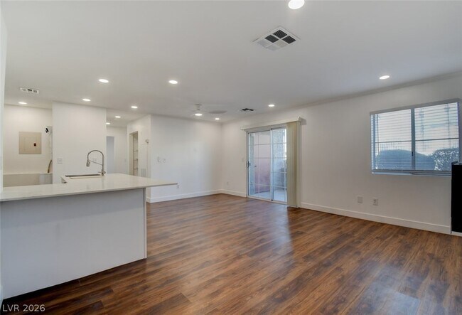Foto del edificio - 8600 W Charleston Blvd
