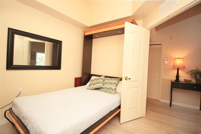 Foto del edificio - 2820 Cypress Trace Cir