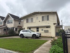 Building Photo - 1529 5th Ave