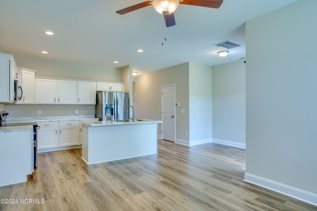 Building Photo - 329 S Stingray Ln
