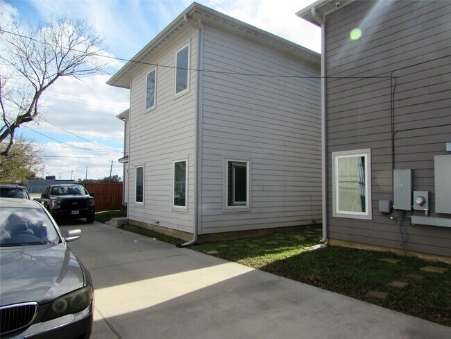 Foto del edificio - 3249 Dixie Dr