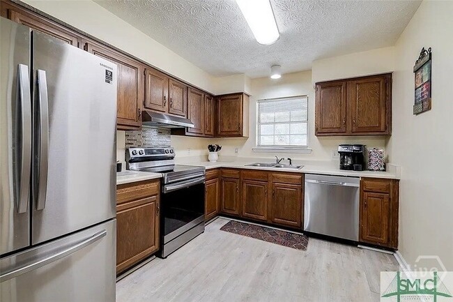 Foto del edificio - 613 Ryan Ln