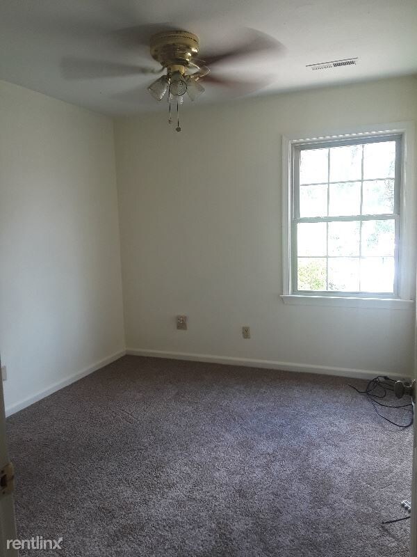 Building Photo - 3 br, 2 bath Townhome - 311 Gambrill Ct