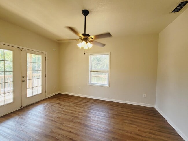 Foto del edificio - 2770 Weaver Dr