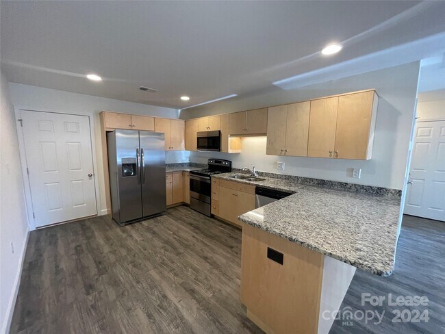 Building Photo - 4032 Eugene Dr