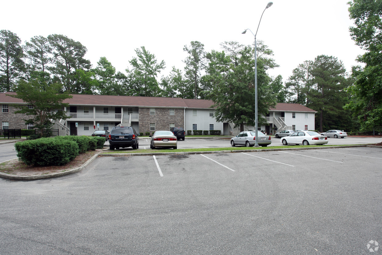 Building Photo - Woodbridge Apartments