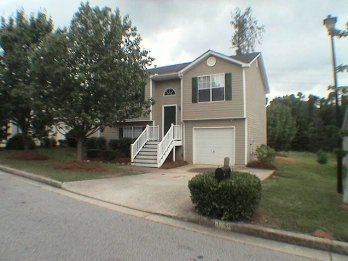 Split Level Home! House for Rent in Ellenwood, GA