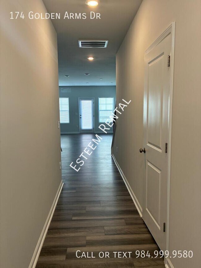 Building Photo - 174 Golden Arms Dr