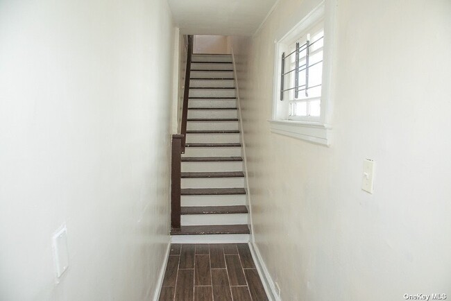 Foto del edificio - 93-36 208th St