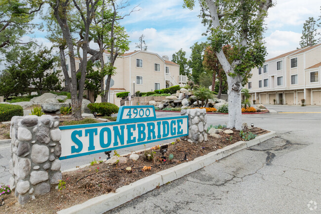 Signage - Stonebridge