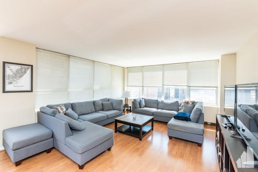 Primary Photo - 2 bedroom in Chicago IL 60613