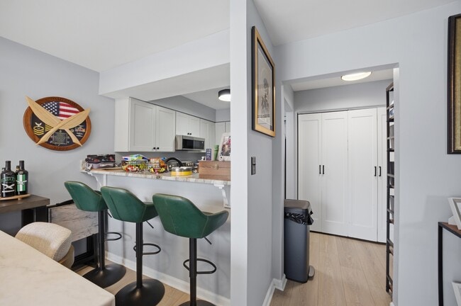 Building Photo - 6 Tamarisk Quay