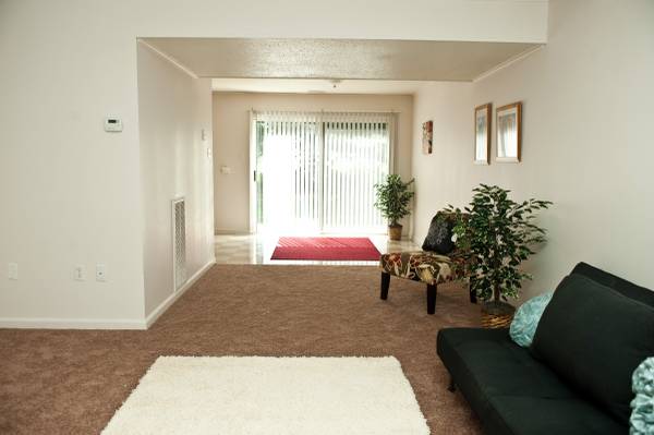 Building Photo - 30475 Pine Knoll Dr