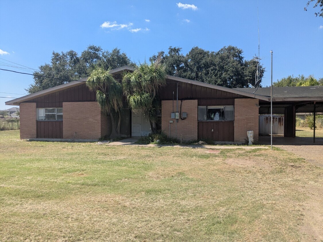 Foto principal - 1439 N Alamo Rd