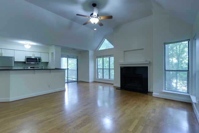 Building Photo - 2512 Cranbrook Ln