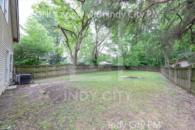 Building Photo - 117 N Riley Ave