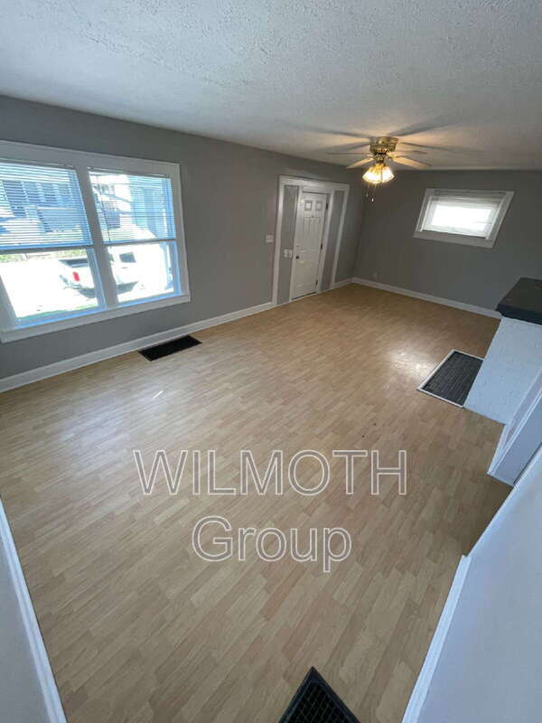 Foto del edificio - 1019 Churchman Ave