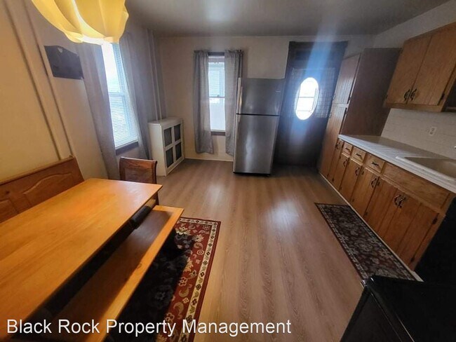 Building Photo - 3 br, 1.5 bath House - 85 W Ridge St