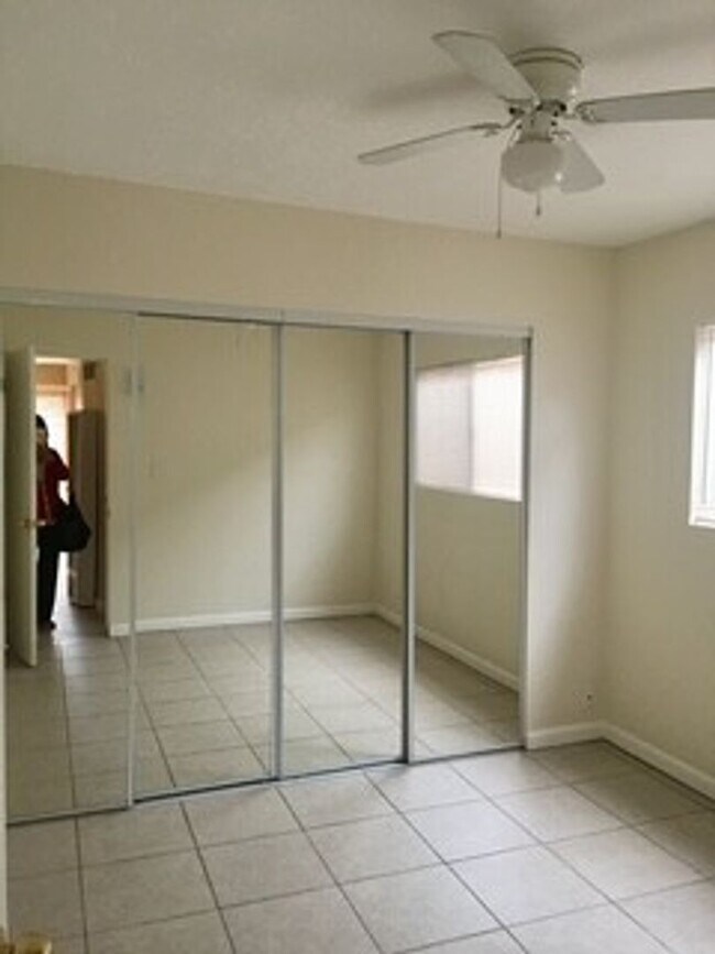 Foto del edificio - 2341-2343 Grand Ave