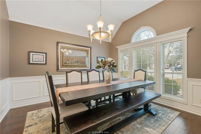 Foto del edificio - IMMEDIATE MOVE IN! Gorgeous 4 bedroom 3 ba...