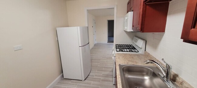 Foto del edificio - 84 Halstead Ave