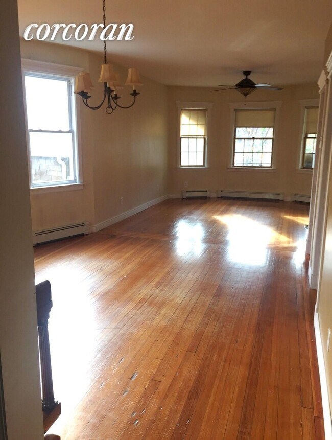 Foto del edificio - 71 Corson Ave