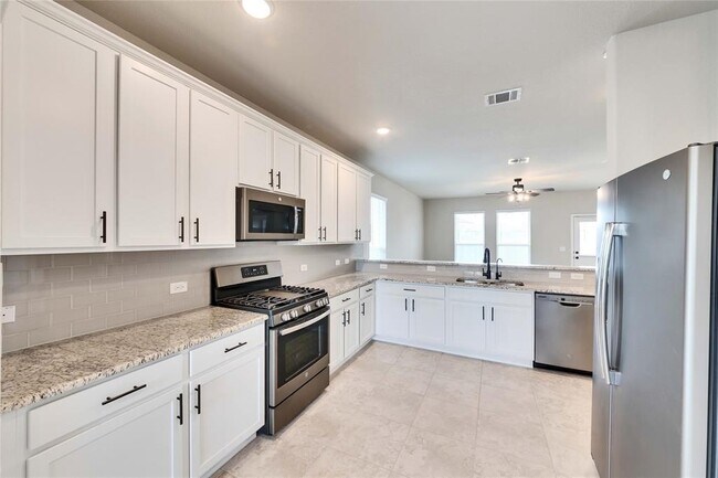 Foto del edificio - 5905 Giovanni Pl